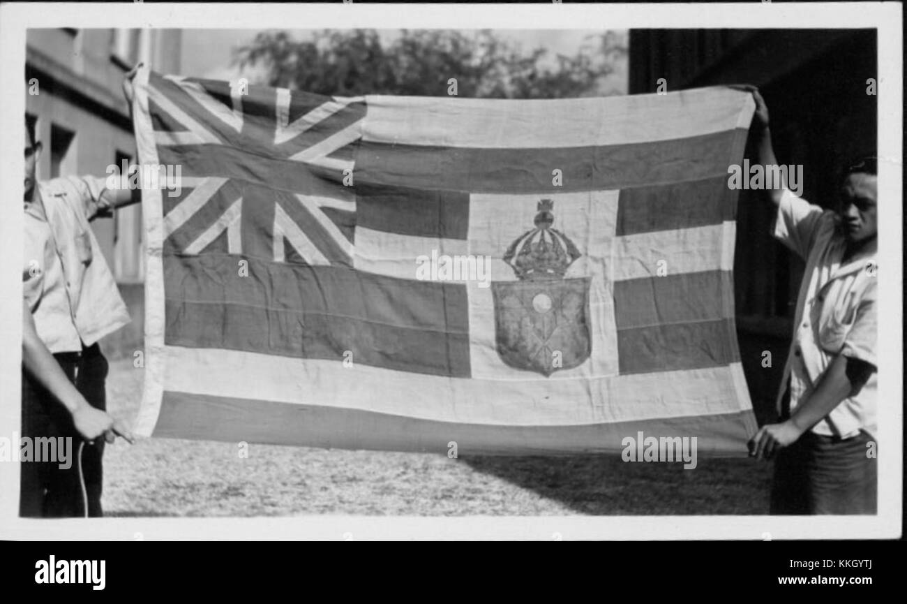 La Hawaiian Naval Ensign (PP-23-4-004) è una bandiera usata dalla marina hawaiana, con simboli e colori che rappresentano la storia e l'identità navale dello stato. Foto Stock