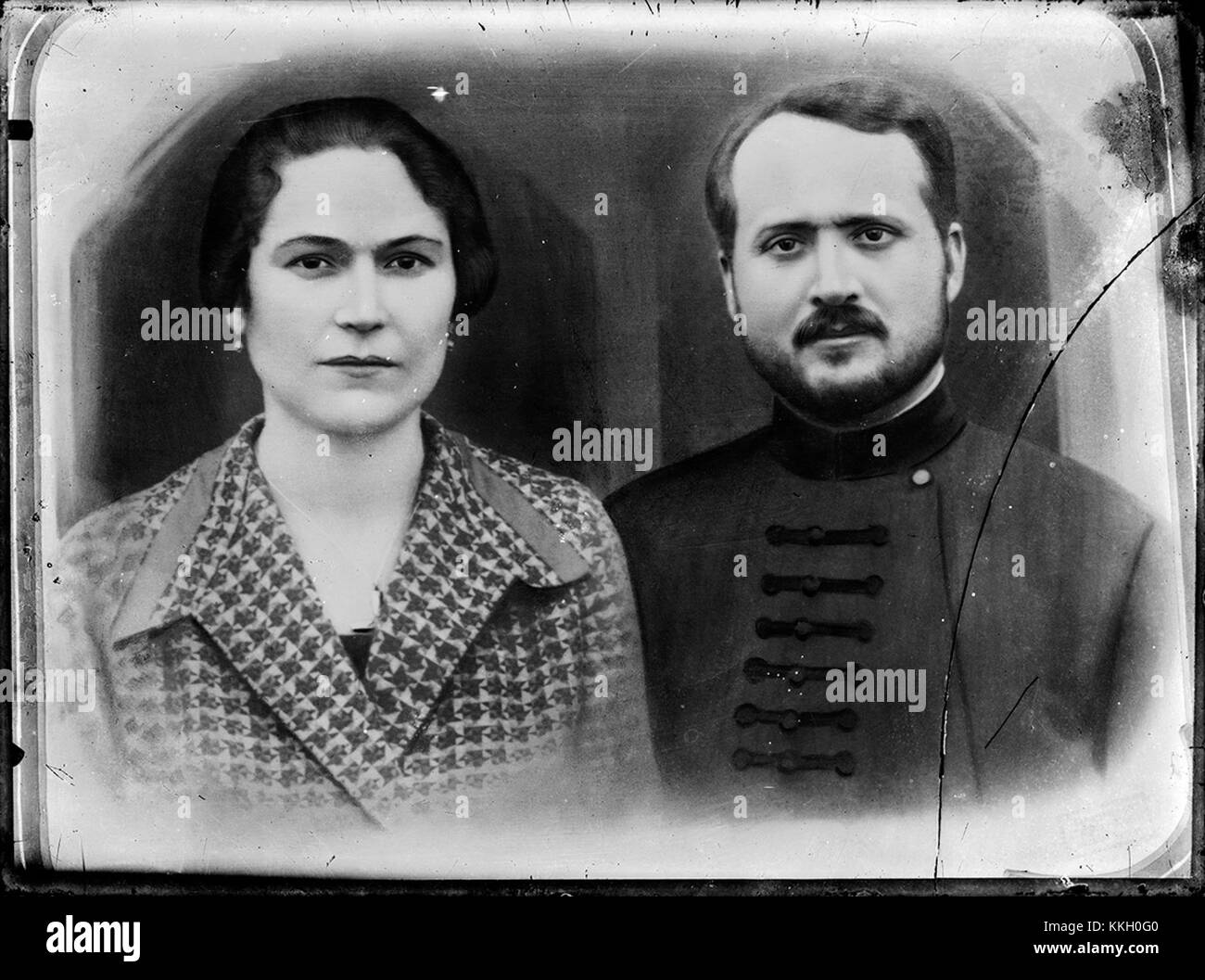 Il "Portret de cuplu" è un ritratto di una coppia catturato nel 2013. La fotografia riflette lo stile e le tendenze estetiche del tempo, mostrando il rapporto di coppia attraverso un obiettivo moderno. Foto Stock