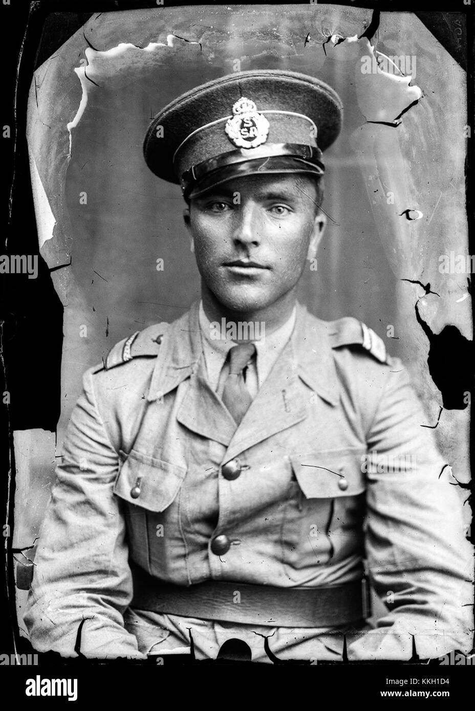 Questa foto militare, scattata il 10 dicembre 2013, cattura un momento significativo in un'operazione militare o esercitazione di addestramento, evidenziando la preparazione e la strategia dei militari. Foto Stock