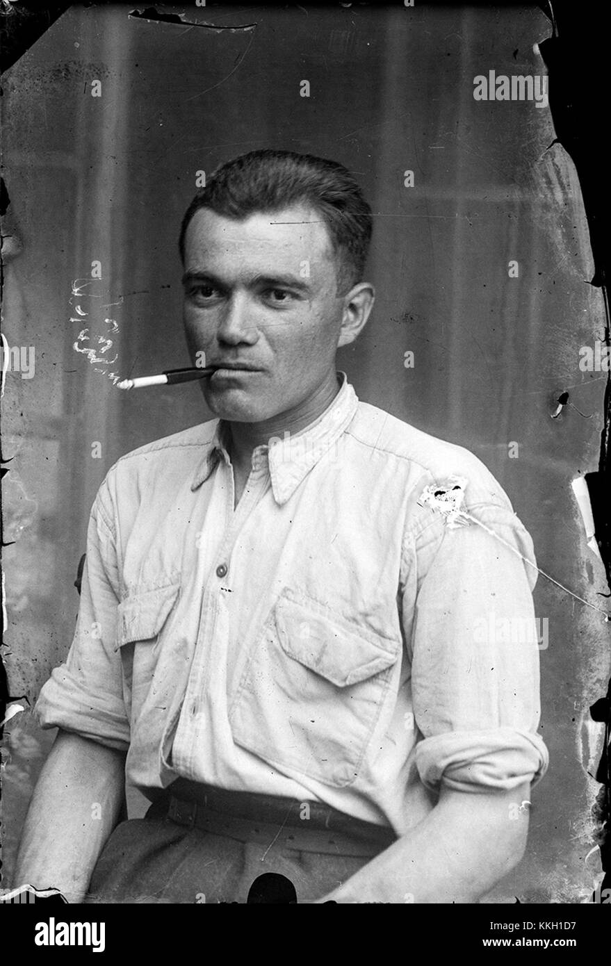 Questa fotografia, scattata nel 2013, mostra Barbat, una città nella parte settentrionale della Croazia, conosciuta per la sua architettura storica e il paesaggio costiero. L'immagine mette in risalto i pittoreschi dintorni della città, contribuendo al suo fascino come destinazione turistica. Foto Stock