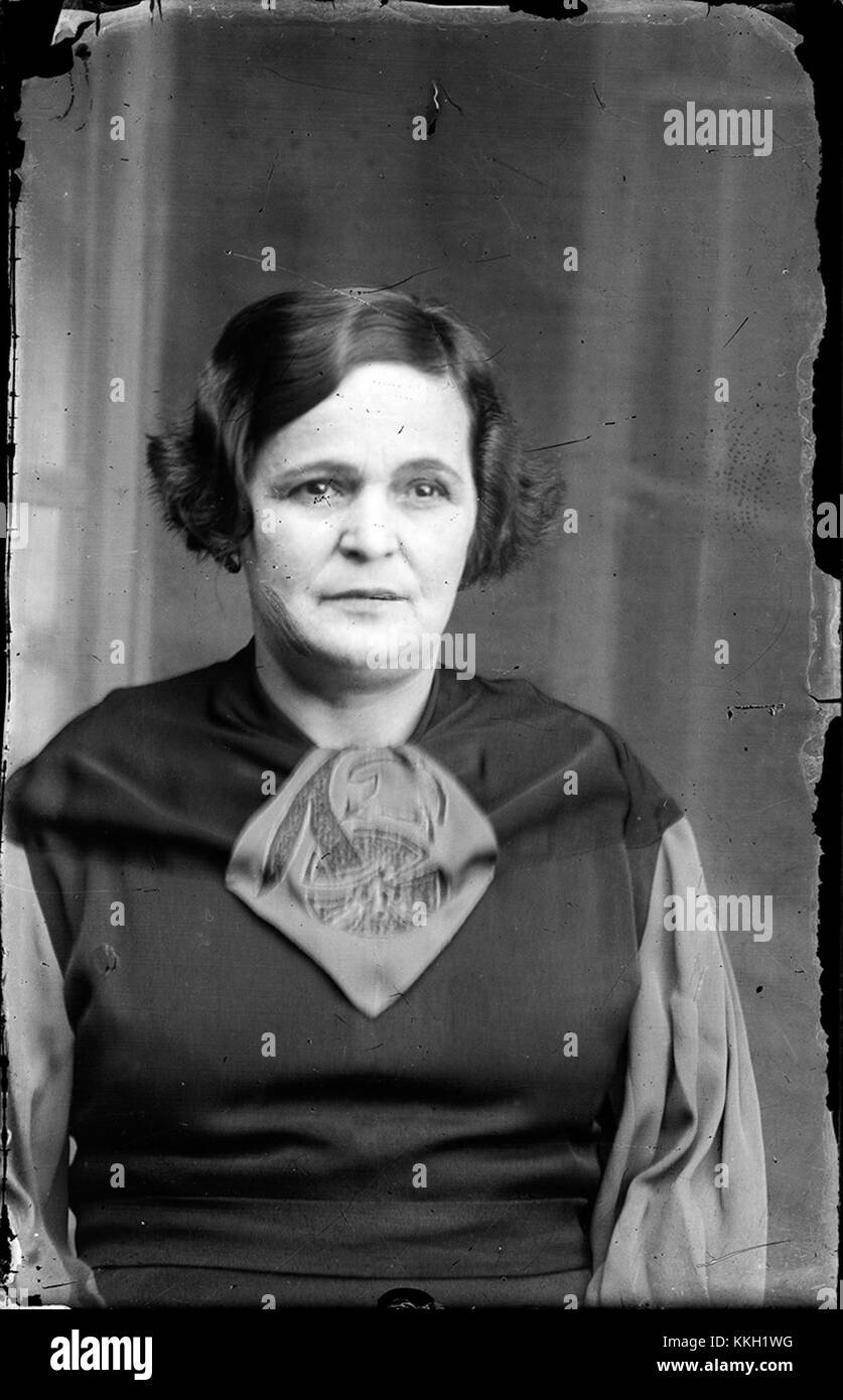 Una fotografia di una donna scattata il 15 dicembre 2013. L'immagine fa parte di una collezione di ritratti che mostrano diversi soggetti di diversi sfondi. Foto Stock