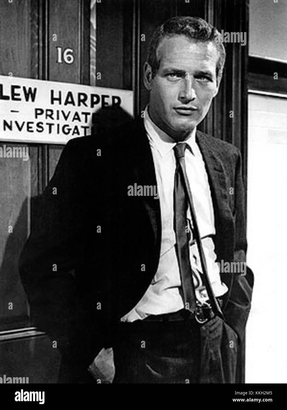 Paul Newman, uno degli attori più iconici della storia di Hollywood, interpreta il personaggio di Harper nel film del 1966 *Harper*. Il film è un thriller basato sul romanzo di Ross Macdonald. Foto Stock