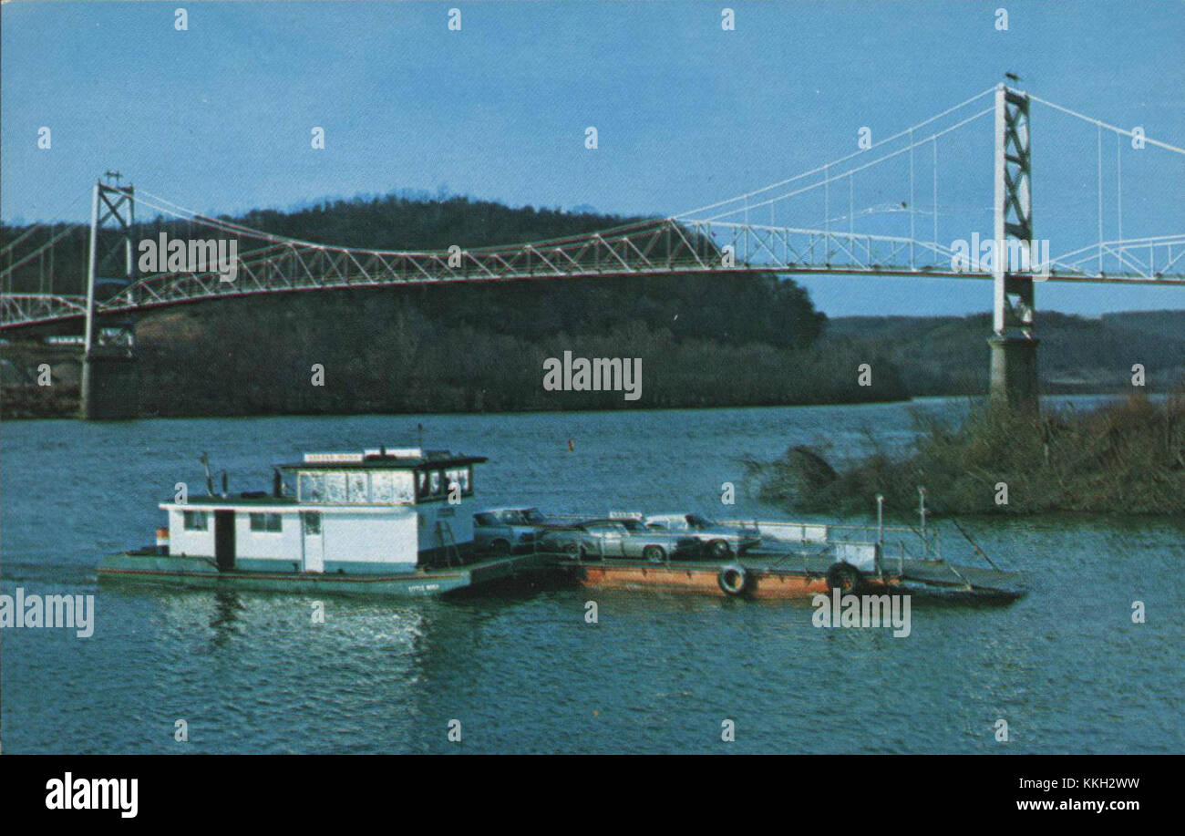 L'Hi Carpenter Bridge, costruito nel 1970, funge da collegamento principale per i trasporti. È riconosciuta per la sua progettazione funzionale e ingegneristica. La costruzione del ponte segnò un significativo sviluppo delle infrastrutture all'epoca. Foto Stock