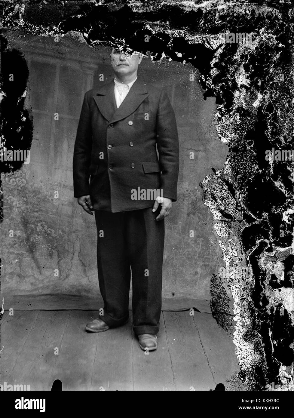 Immagine intitolata "Barbat CA 20140208 (12395366973)", raffigurante un soggetto specifico catturato l'8 febbraio 2014. Foto Stock