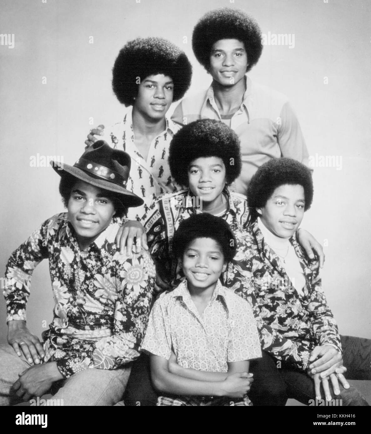 I Jackson 5, un gruppo musicale americano, divennero famosi per le loro esibizioni degli anni '1970. Questa immagine li cattura nel 1974, durante il loro picco di popolarità. Foto Stock