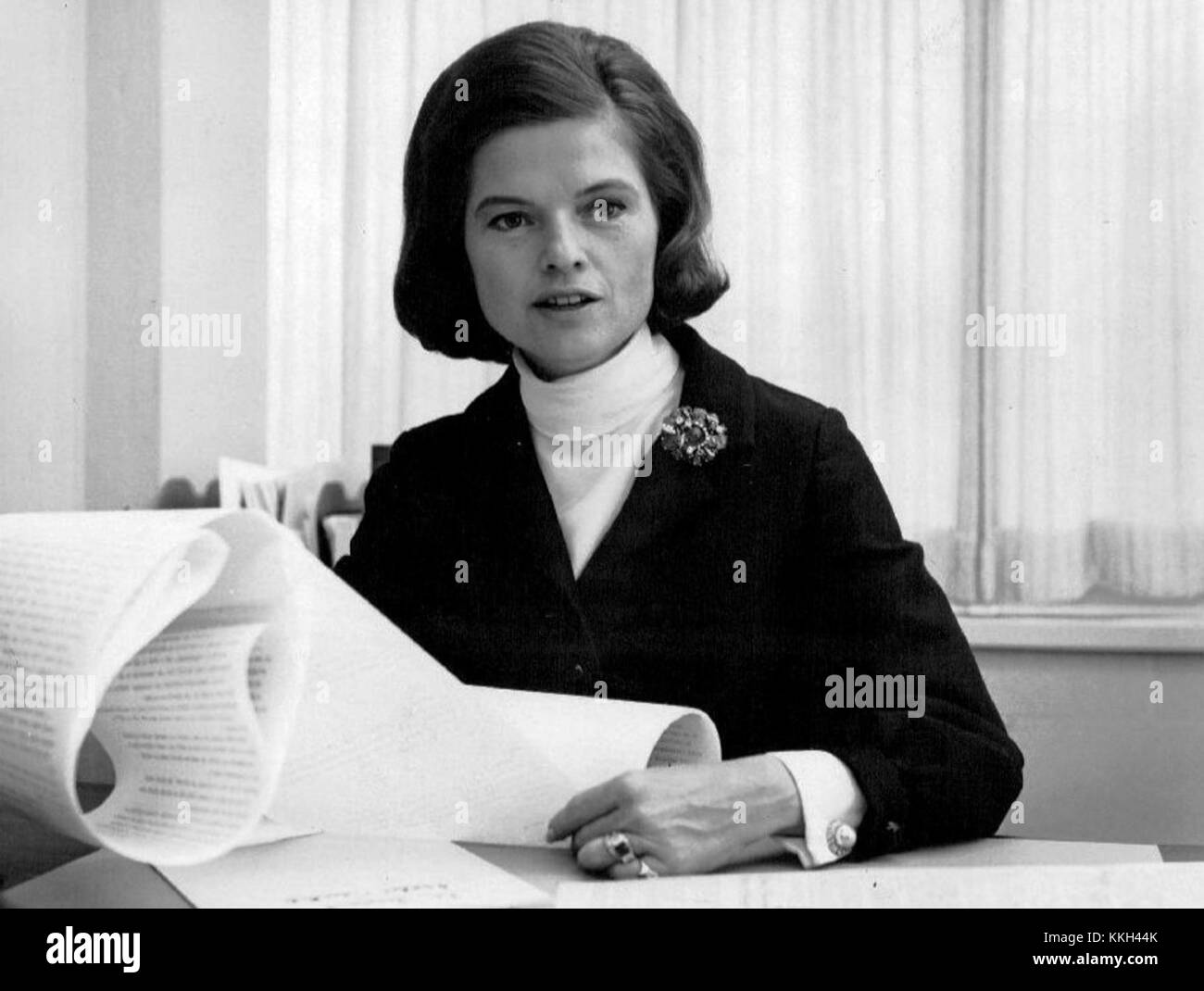 Nancy Dickerson è stata un'influente giornalista televisiva americana nota per il suo lavoro negli anni '1960 e '1970, riconosciuta per il suo ruolo nella trasmissione e nelle interviste. Foto Stock