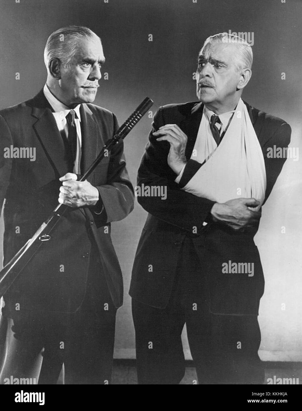 Boris Karloff, un attore iconico, è meglio conosciuto per il suo ruolo di mostro di Frankenstein nel film del 1931. Questo riferimento a 1959 evidenzia il suo continuo impatto sul cinema e sulla cultura pop durante la fine degli anni '1950 Foto Stock