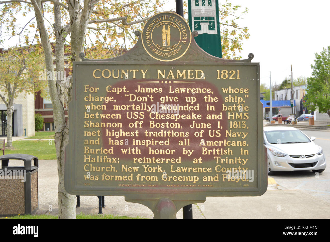 Il simbolo storico della "contea con nome" commemora la fondazione di una contea negli Stati Uniti nel 1821. Questo marcatore indica l'importanza della governance locale e dello sviluppo territoriale nei primi anni del paese. Foto Stock