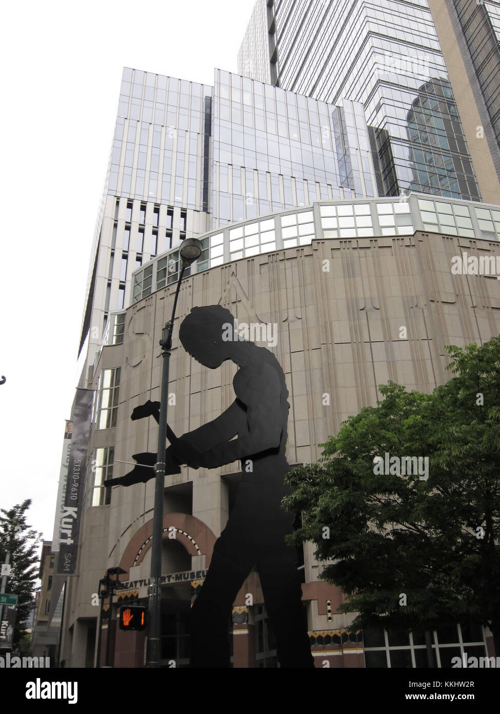 Questa fotografia cattura una vista del centro di Seattle, mostrando il paesaggio urbano e l'architettura della città. Foto Stock