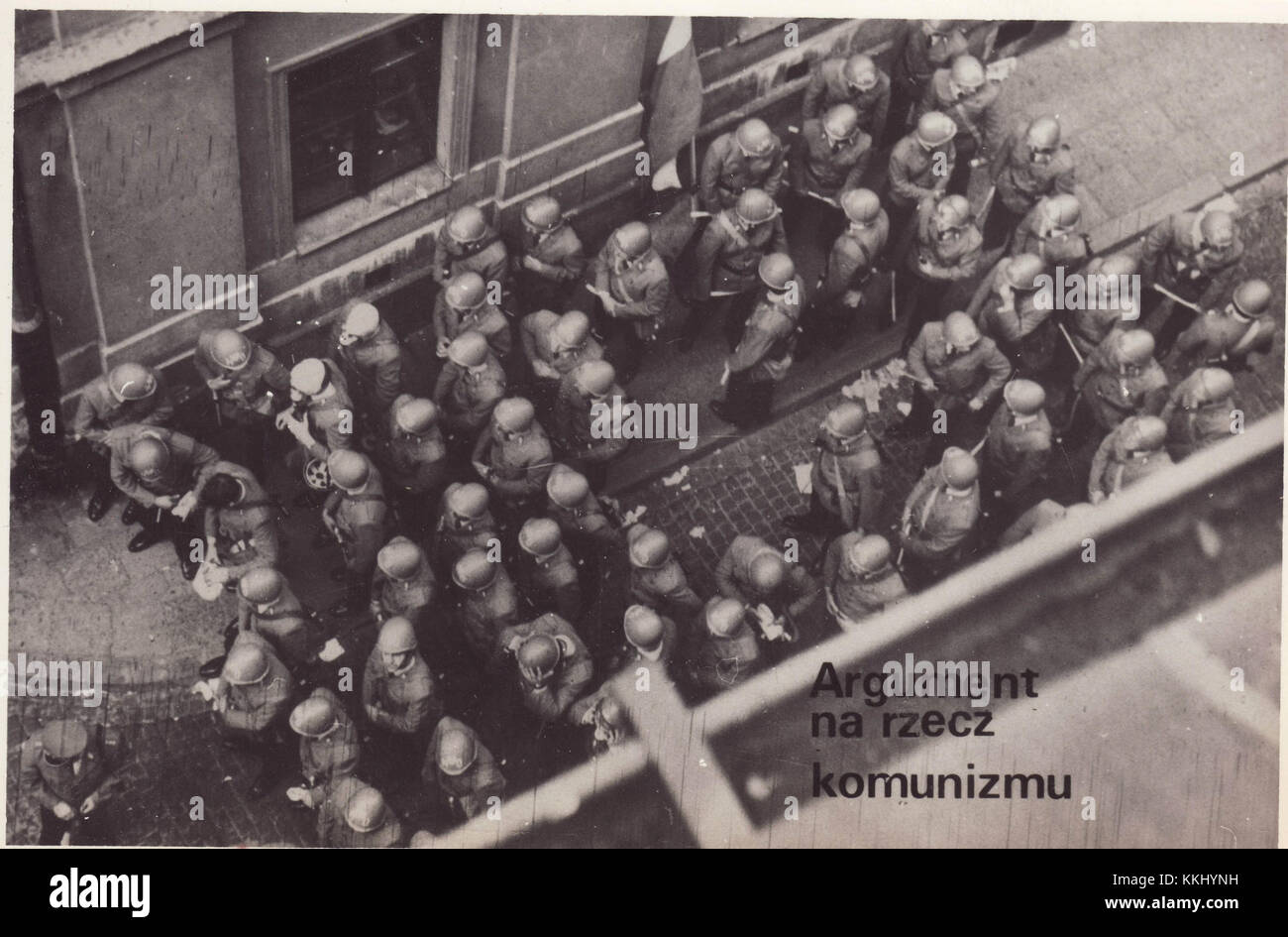 "Stan wojenny W Polsce" (legge marziale in Polonia) si riferisce al periodo tra il 1981 e il 1983, quando il governo polacco impose la legge marziale in risposta ai disordini politici e ai movimenti sindacali. L'evento segnò un momento critico nella storia polacca. Foto Stock