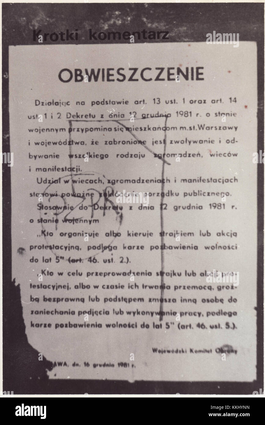 La legge marziale in Polonia (1981-1983) fu un periodo di repressione politica e di dominio militare imposto dal governo comunista. Iniziato il 13 dicembre 1981, è stato revocato il 22 luglio 1983, con conseguenze sulle libertà civili e conseguenze economiche e sociali significative. Foto Stock