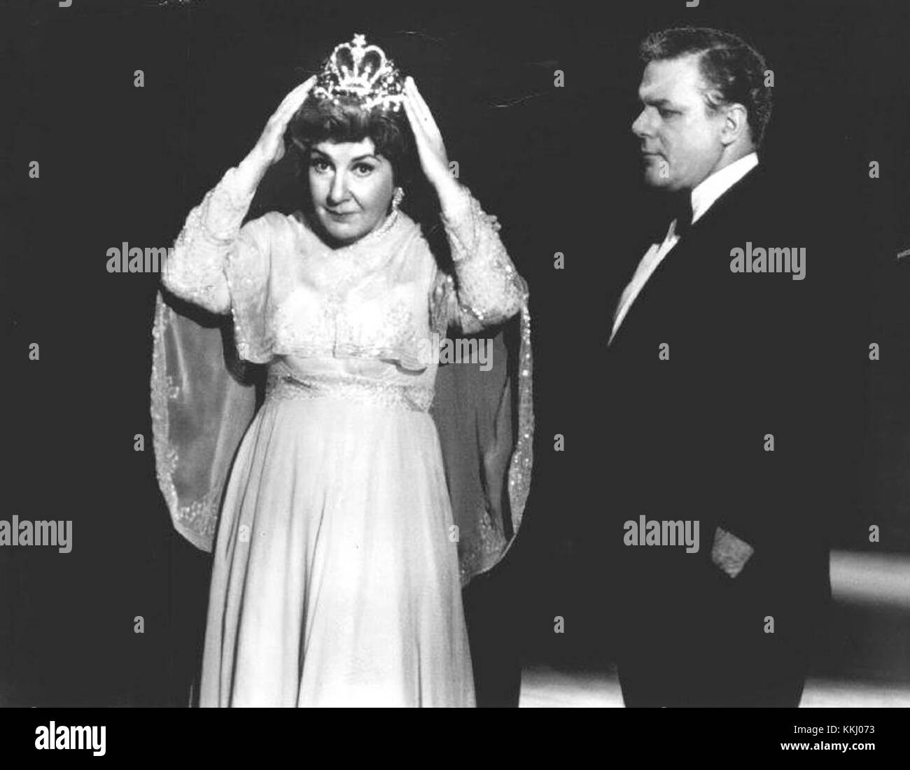 Nel film del 1975 *Queen of the Stardust Ballroom*, gli attori Charles Durning e Maureen Stapleton hanno recitato in questo film televisivo incentrato sulla vita e le sfide di un ballerino in sala da ballo. Foto Stock