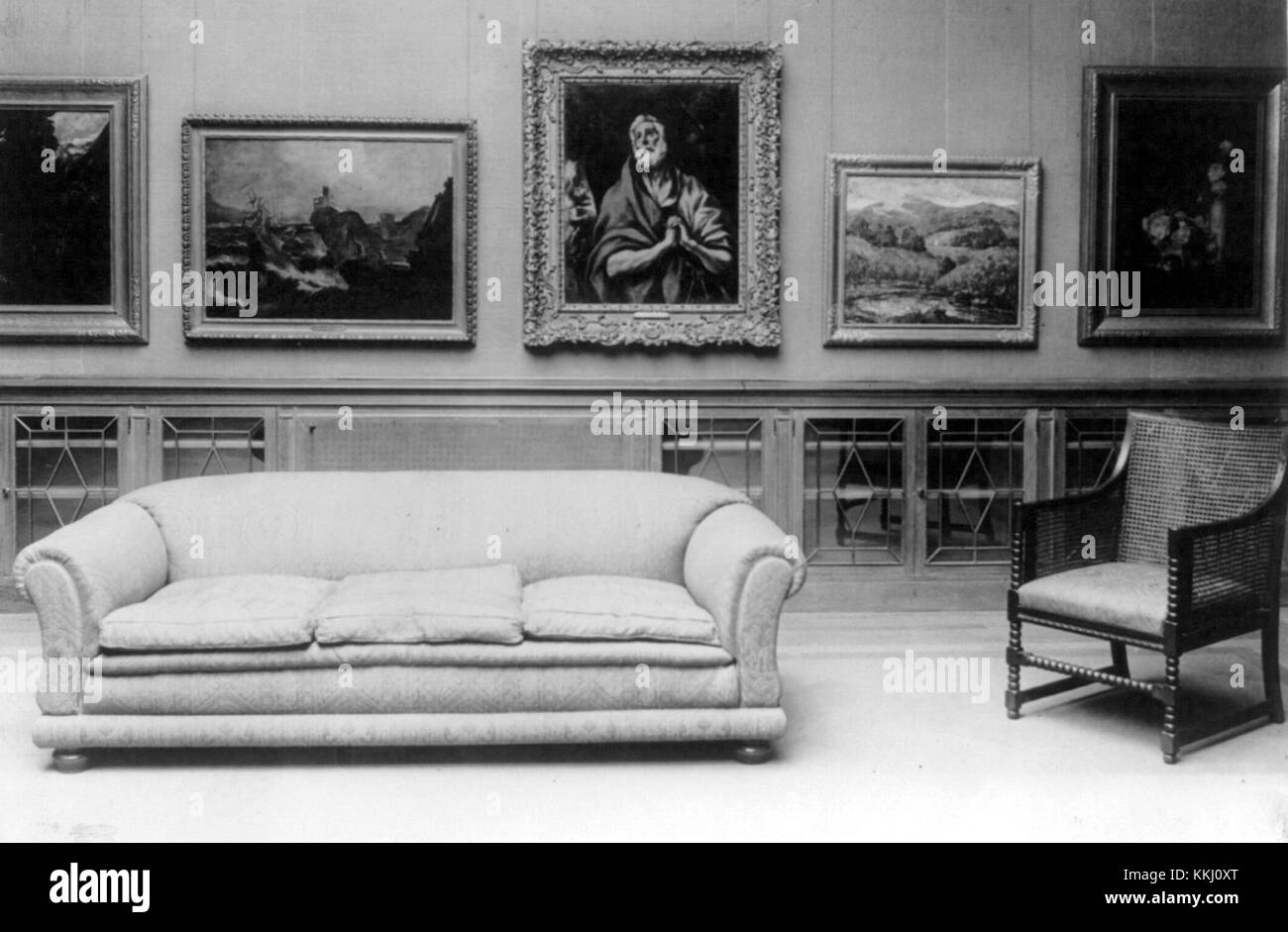 Fotografia dell'interno del museo della Phillips Collection di Washington, D.C., scattata nel 1923, che espone opere d'arte e layout della galleria. Foto Stock