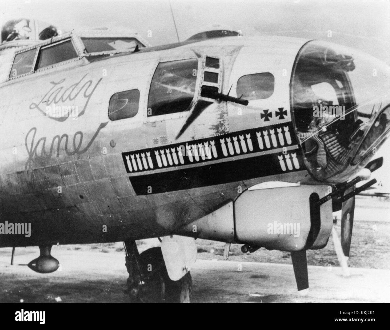 Il B-17G "Lady Jane" era un bombardiere del 401st Bombardment Group della Royal Air Force durante la seconda guerra mondiale. Con base a Deenethorpe, partecipò a missioni chiave durante la guerra, contribuendo alla campagna aerea alleata. Foto Stock