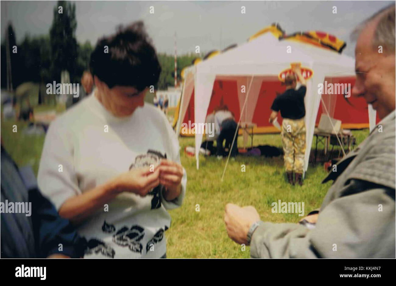 Il Mistrzostwa Polski W Spadochroniarstwie 1997 si riferisce al Campionato polacco di paracadutismo 1997, un evento nazionale che ha riunito paracadutisti provenienti da tutta la Polonia per competere in varie categorie. Foto Stock