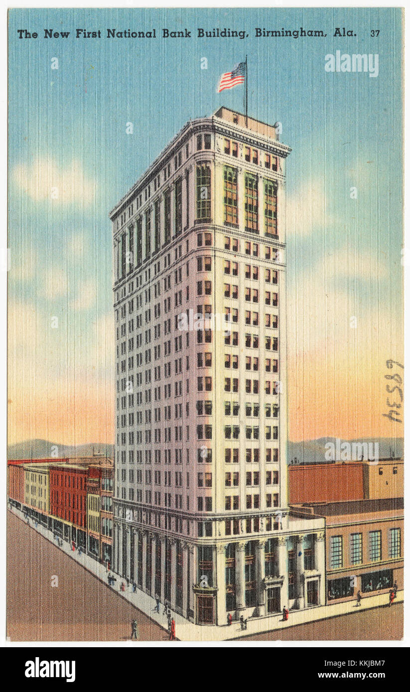 Il New First National Bank Building a Birmingham, Alabama, è un importante esempio di architettura commerciale dei primi anni del XX secolo. La struttura riflette la crescita del settore bancario e lo sviluppo urbano della regione. Foto Stock