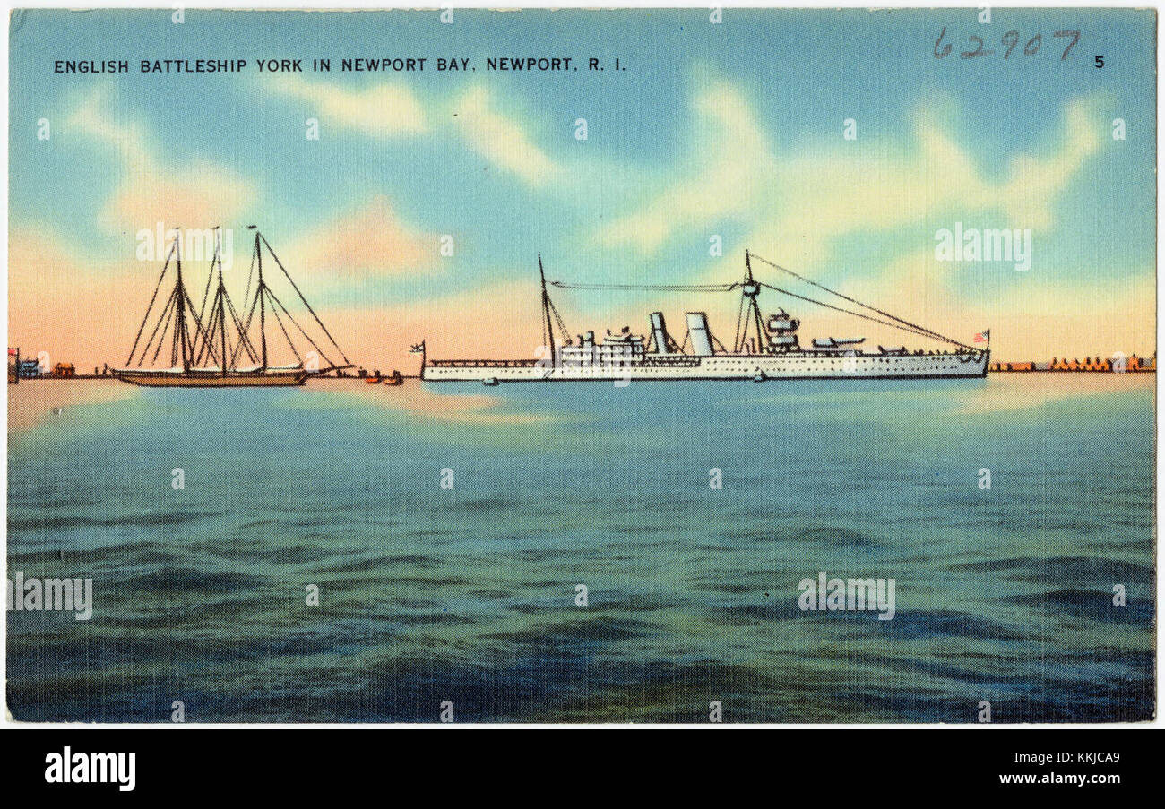 Una fotografia della corazzata inglese York a Newport Bay, Rhode Island, che mette in evidenza il suo design navale e il contesto storico. Foto Stock