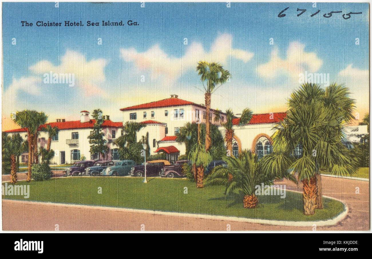 Il Cloister Hotel on Sea Island, Georgia, e' un lussuoso resort conosciuto per la sua architettura in stile Mediterraneo, i lussureggianti giardini e i servizi di alto livello. Offre agli ospiti una fuga serena e opulenta con accesso a spiagge incontaminate e una serie di attività ricreative. Foto Stock