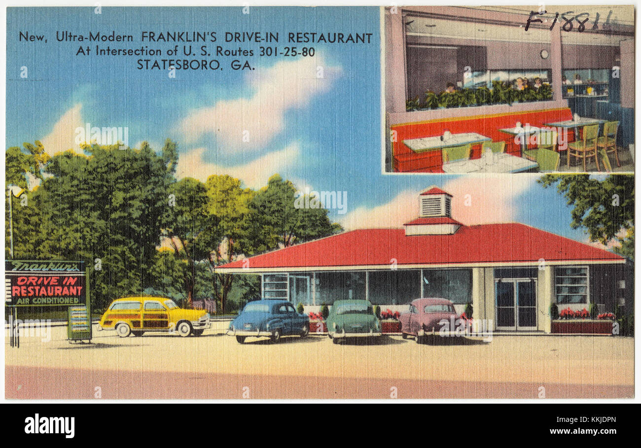 Il Franklin's Drive-in Restaurant, situato in un importante incrocio a Statesboro, Georgia, offre un'esperienza culinaria moderna con servizio drive-in. Questo sito riflette la cultura culinaria americana della metà del XX secolo. Foto Stock