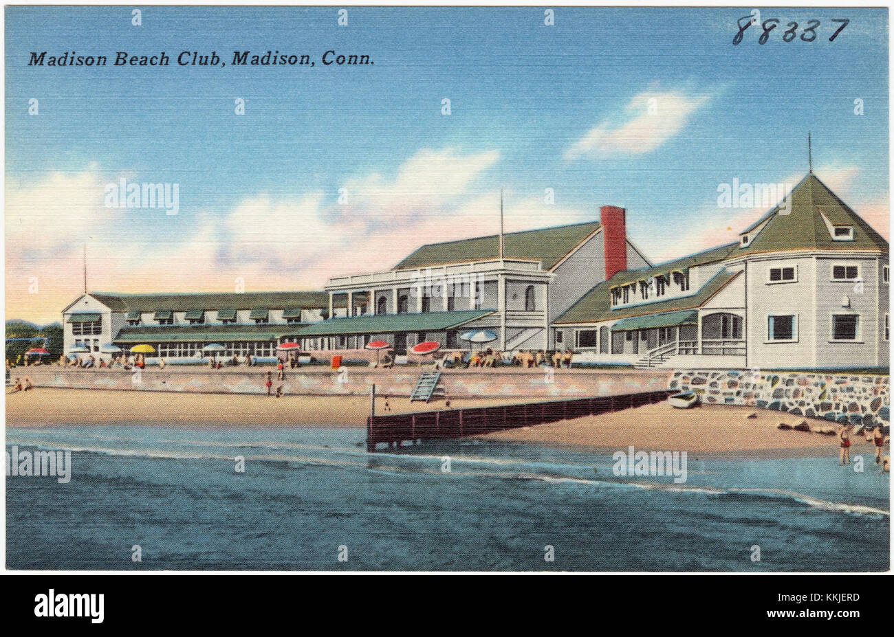 Il Madison Beach Club, situato a Madison, Connecticut, è un club privato noto per le sue viste panoramiche e l'atmosfera esclusiva. Situato sul Long Island Sound, offre un ambiente lussuoso per i suoi membri, con accesso a servizi sulla spiaggia e attività ricreative. Foto Stock