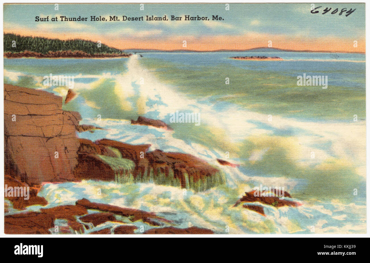 Thunder Hole nell'Acadia National Park, Maine, è noto per le sue potenti onde oceaniche che si infrangono contro le rocce, creando un suono fragoroso. Foto Stock