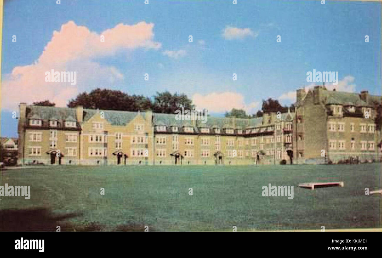 L'East Hall Dormitory del 1950 al Muhlenberg College rappresenta l'architettura della metà del XX secolo in un campus universitario americano. Foto Stock