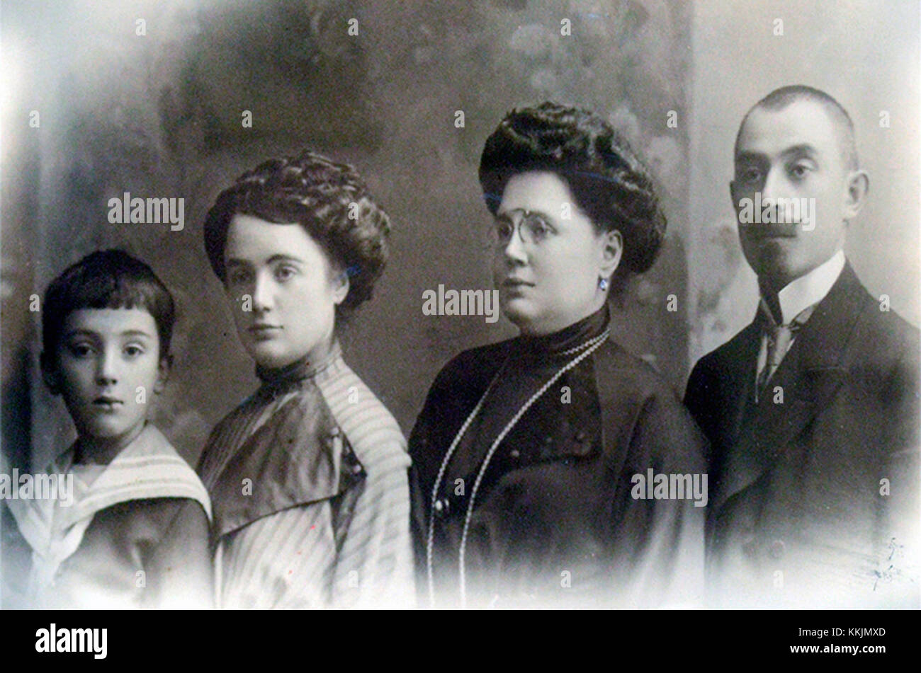 Il compositore classico georgiano Zacharia Paliashvili con la sua famiglia, circa all'inizio del 1900 Foto Stock