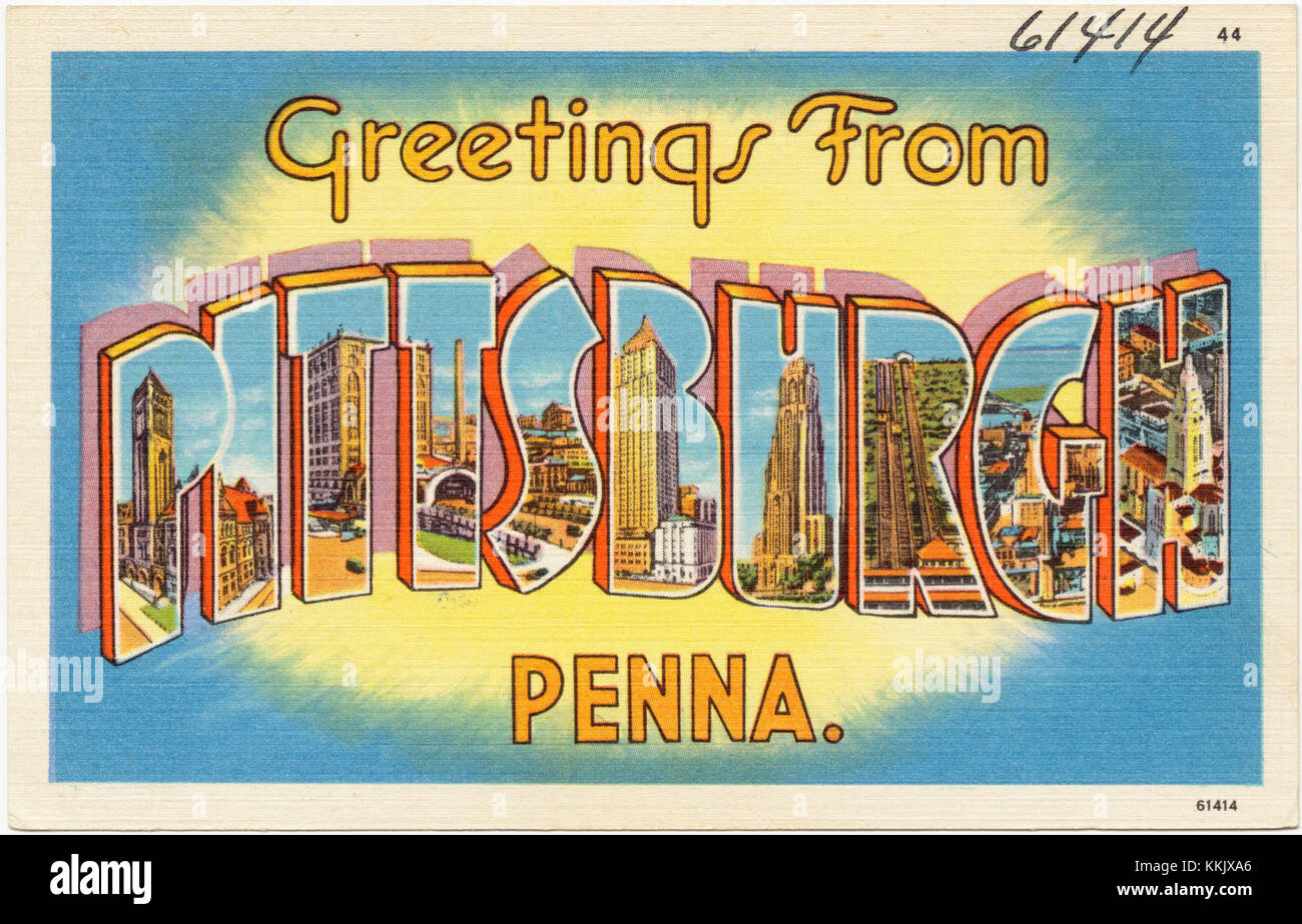 "Saluti da Pittsburgh, penna" è una cartolina d'epoca che raffigura una vista di Pittsburgh, Pennsylvania. La cartolina riflette i punti di riferimento della città e il vibrante ambiente urbano durante il suo periodo di produzione. Foto Stock