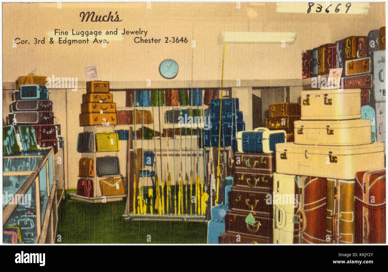 Much's fine Luggage and Jewelry, situato all'angolo tra la 3rd e Edgmont Avenue a Chester, Pennsylvania, è noto per i suoi prodotti di alta qualità. Il negozio è specializzato in raffinati bagagli e gioielli, offrendo una gamma di articoli di lusso. Foto Stock