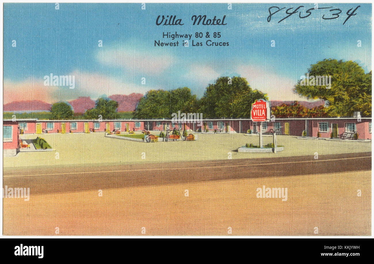 Una fotografia del Villa Motel, situato lungo l'autostrada 80/85 a Las Cruces, New Mexico, che mostra il design e le sistemazioni del motel sul lato della strada. Foto Stock