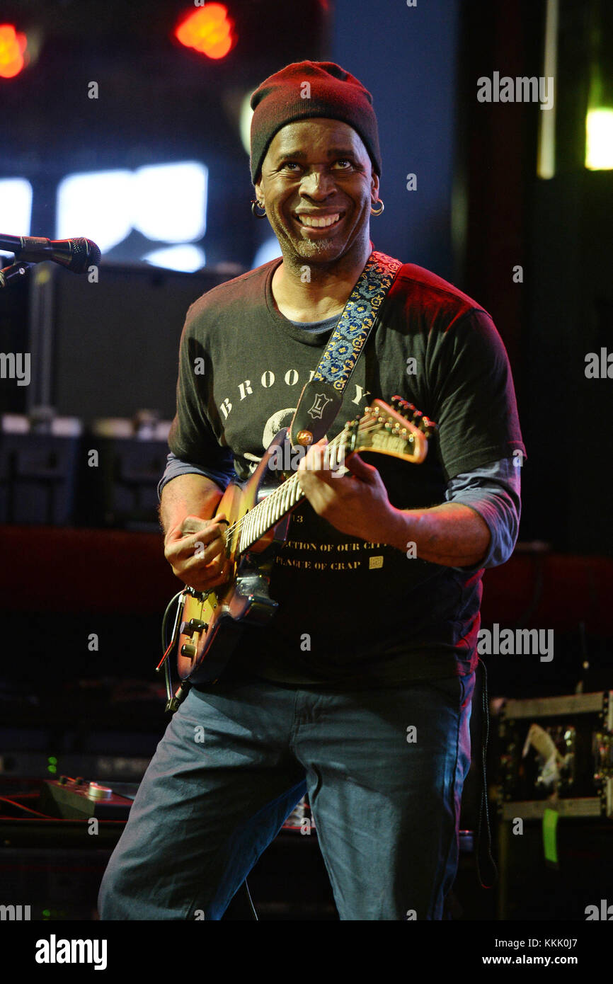 FORT LAUDERDALE FL - febbraio 06: Vernon Reid del Living Colour effettua presso la Sala della Cultura il 6 febbraio 2015 a Fort Lauderdale, Florida Persone: Vernon Reid Foto Stock