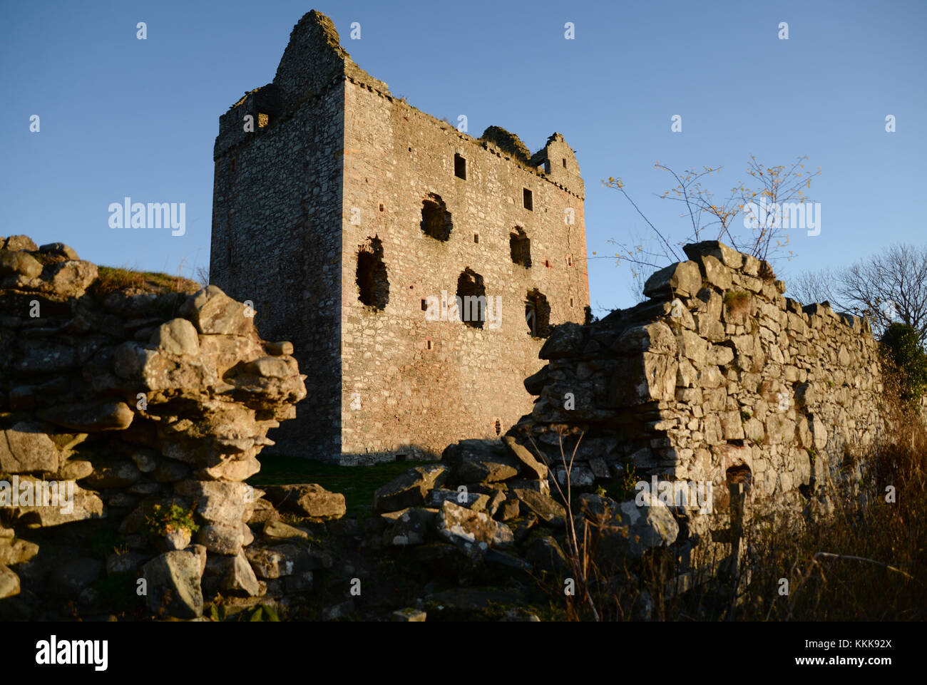 Le rovine del castello di Newark in Scottish Borders Foto Stock