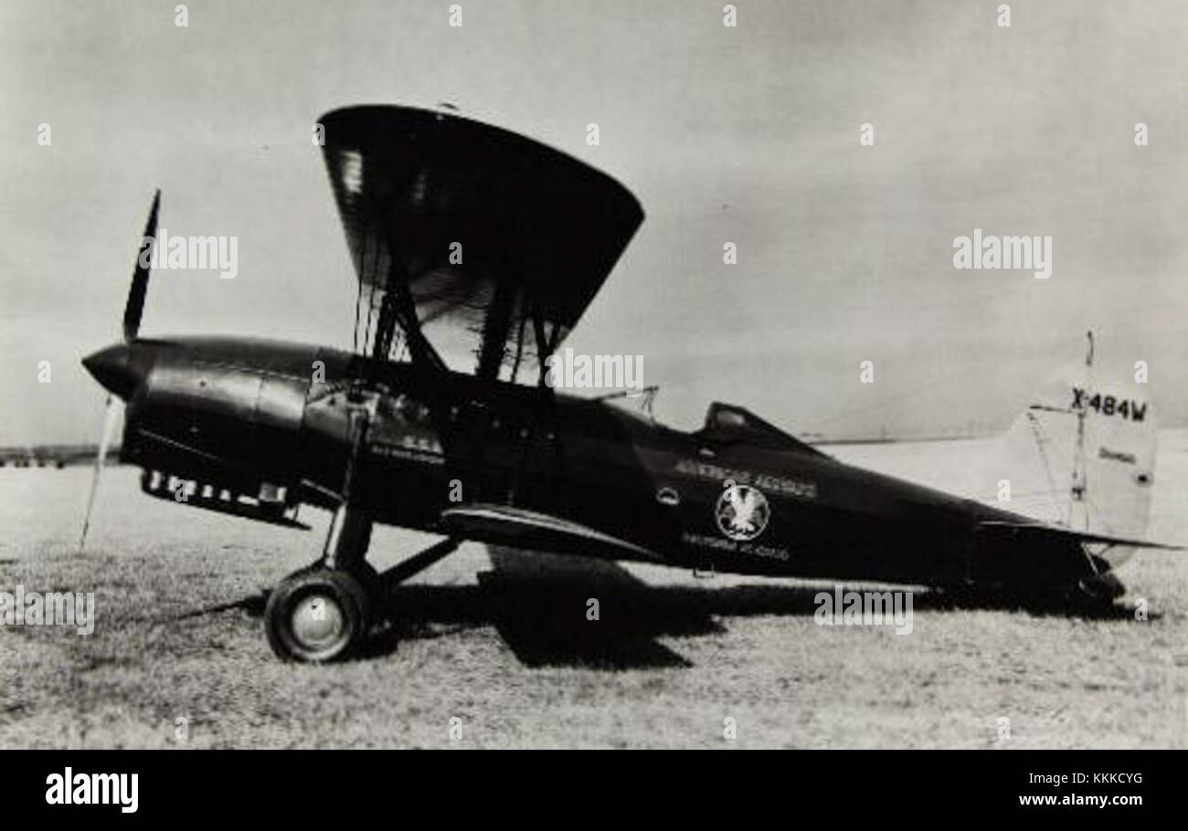 Lo Stearman 4-RM-1 NX484W è un biplano d'epoca, noto per il suo design e l'uso nella storia dell'aviazione. Questo aereo, registrato con American Airways, rappresenta un importante pezzo del patrimonio dell'aviazione. Foto Stock