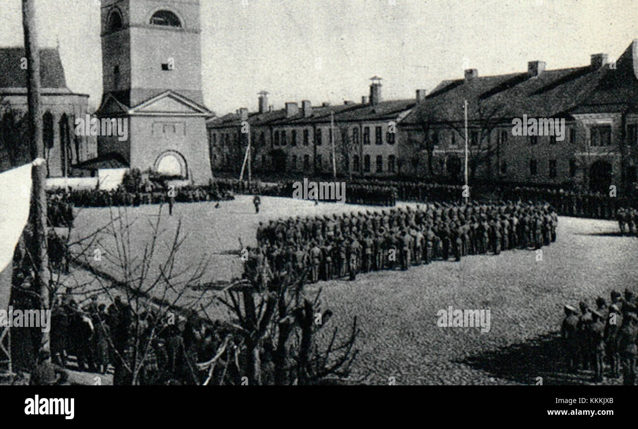 Il titolo del 5 pp LP W Pułtusku si traduce in presentazione dello striscione del Pułtusk reggimento di fanteria dell'esercito polacco a Wręczenie chorągwi. Questo evento riflette una cerimonia militare tenutasi per onorare il patrimonio e i risultati del reggimento in Polonia. Foto Stock