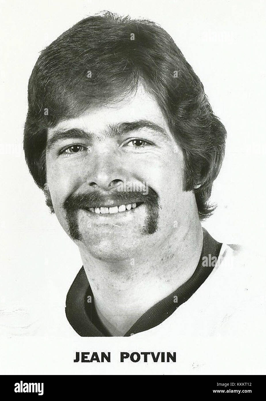 Jean Potvin è stato un hockeista su ghiaccio canadese che ha giocato nella NHL negli anni '1970 Conosciuto per le sue abilità difensive, Potvin giocò per i New York Islanders e i Boston Bruins. Faceva parte della squadra degli Islanders che ha vinto più Stanley Cup negli anni '1980 Foto Stock
