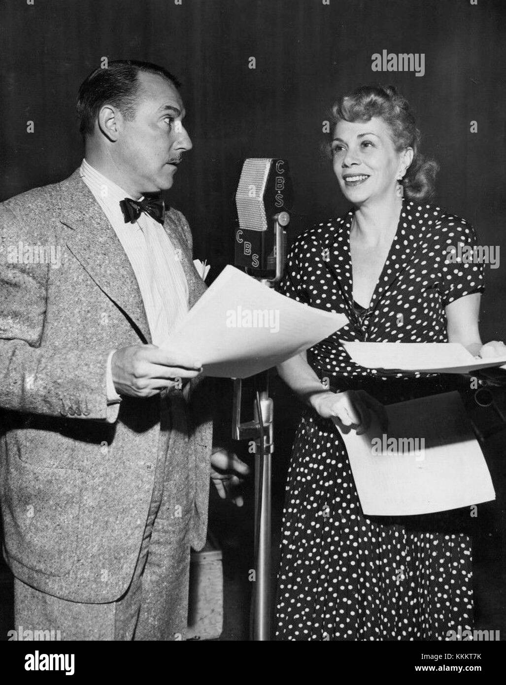 Gale Gordon e Bea Benaderet hanno recitato nella serie televisiva del 1950 "Granby's Green Acres", una sitcom ambientata in una fattoria. Lo show si è concentrato sulle interazioni comiche tra i personaggi in un ambiente rurale. Foto Stock