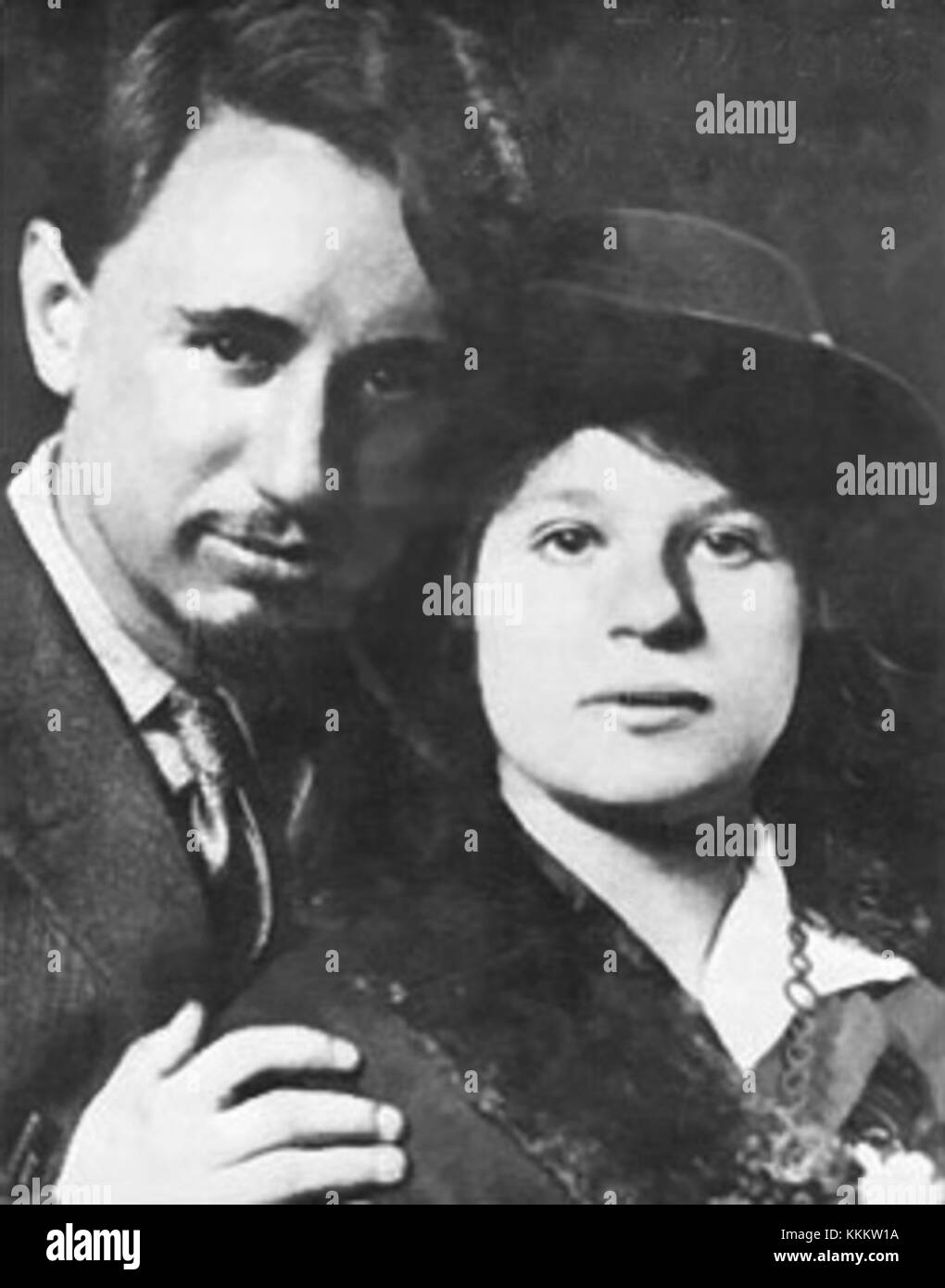 Questo file, creato con Adobe Photoshop 5,0, è associato al lavoro degli storici William e Ariel Durant, noti per i loro contributi alla letteratura storica e filosofica. Foto Stock