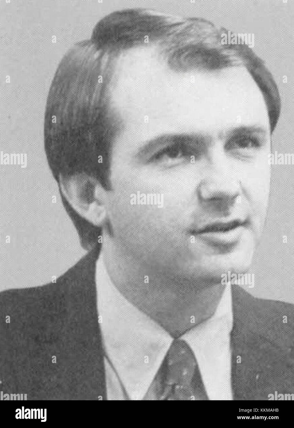 La pubblicità della Cadillac Sedan Deville del 1956 mette in risalto il lusso e l'eleganza di questo iconico modello di auto americano, mostrando le sue caratteristiche avanzate, il design elegante e la massima maestria artigianale. Foto Stock