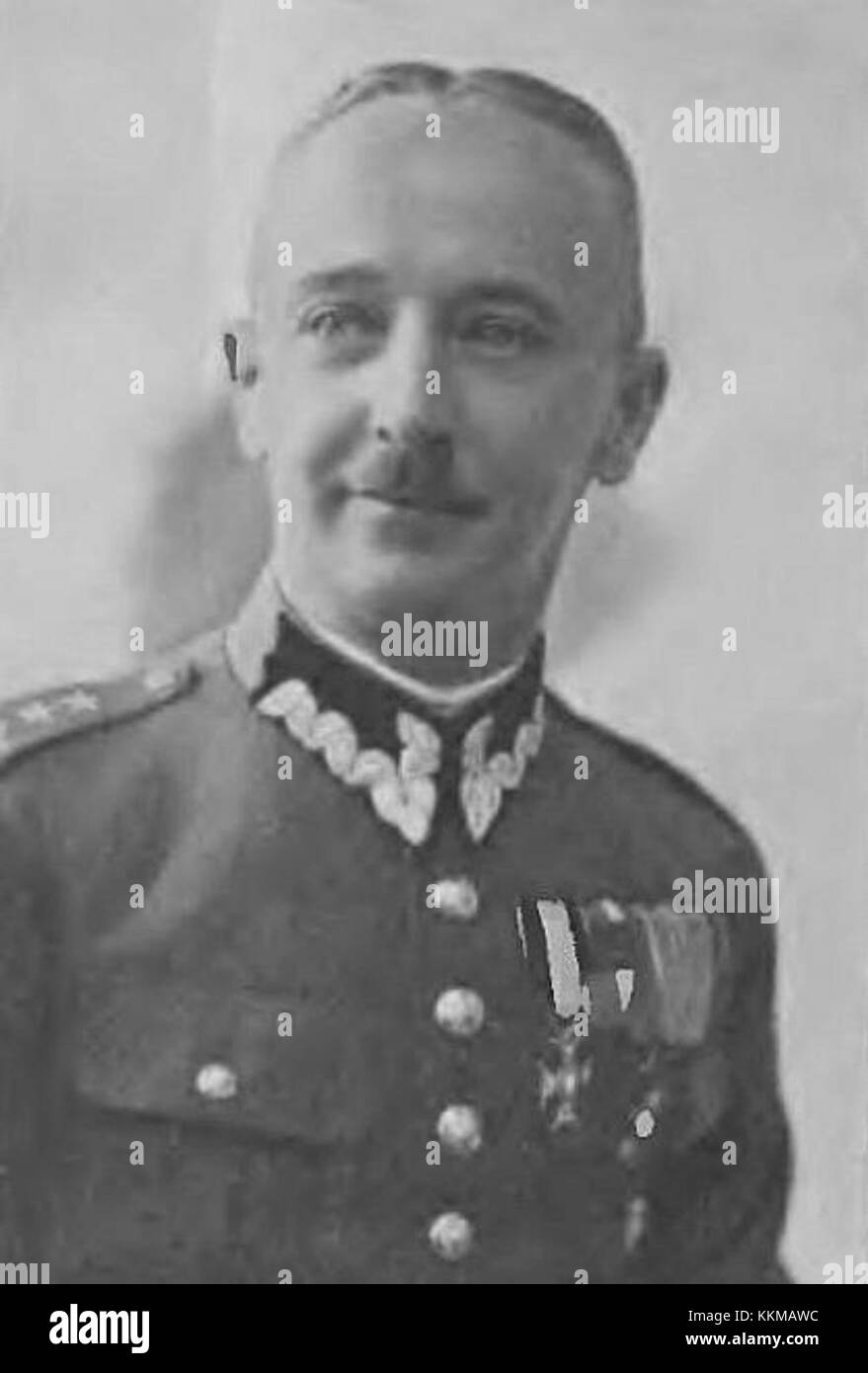 Edmund Zimmer fu una figura notevole nel campo dell'ingegneria, riconosciuto per il suo contributo allo sviluppo dei primi veicoli a motore e macchinari. Il suo lavoro nell'ingegneria automobilistica ha contribuito a plasmare l'industria all'inizio del XX secolo. Foto Stock