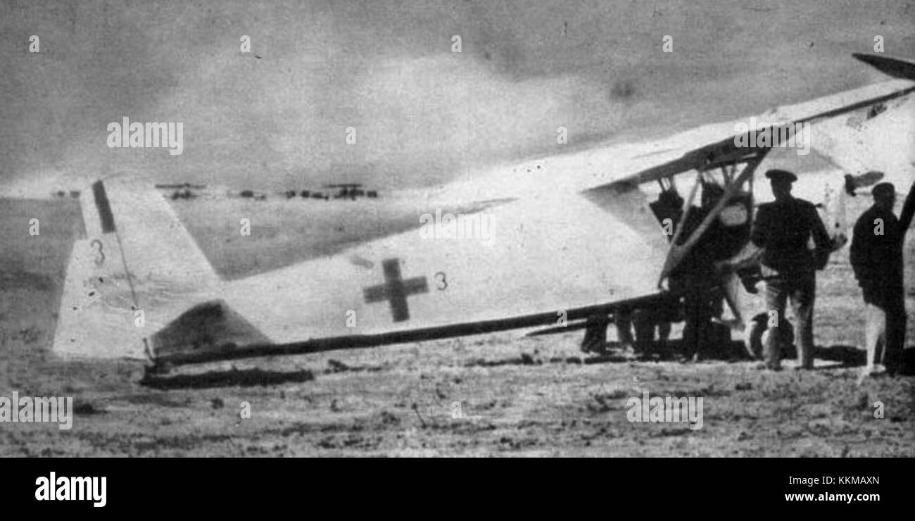 Il RWD 13S, registrato come SP-AEF, è un aereo sportivo costruito in Polonia negli anni '1930, gestito dalla Escadrila Alba. È caratterizzato da un design monoplano ad ala bassa ed è stato utilizzato per l'addestramento e l'aerobatica. Foto Stock