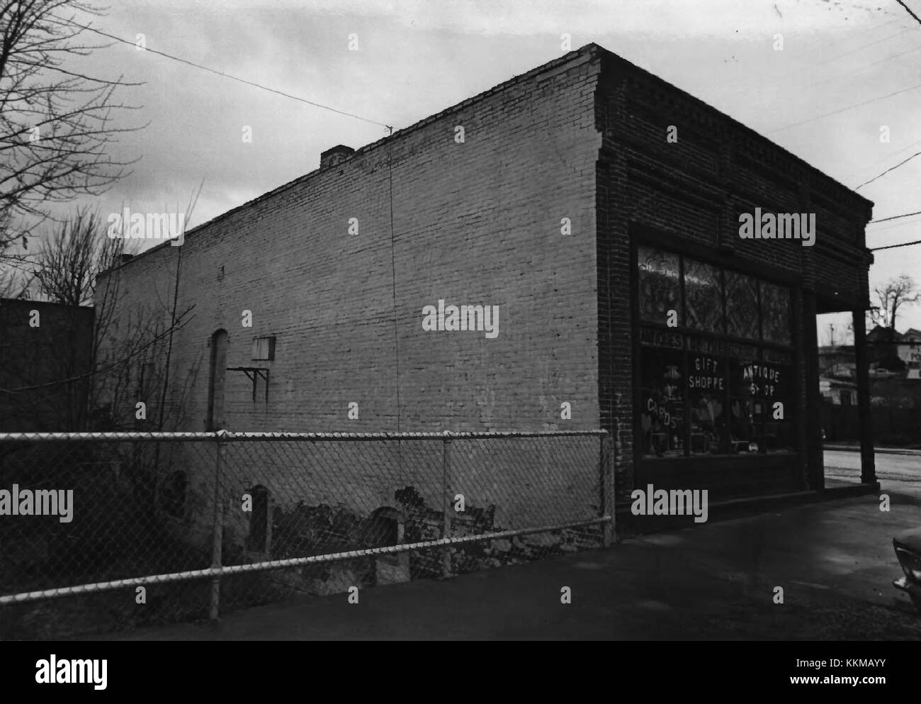 Polly's Antiques a Weston, Oregon, espone una collezione di oggetti d'epoca e antichi dell'inizio del XX secolo. La collezione riflette il paesaggio culturale e storico della regione in quel periodo. Foto Stock