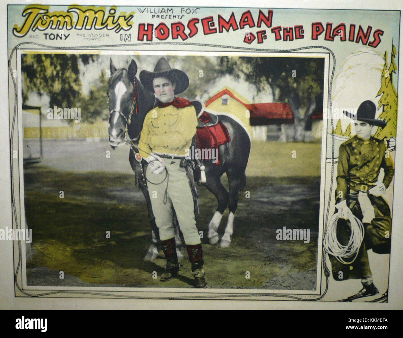 Lobby card del film "Cavaliere delle Pianure", con scene e personaggi chiave che catturano la tradizione narrativa del genere occidentale. Foto Stock