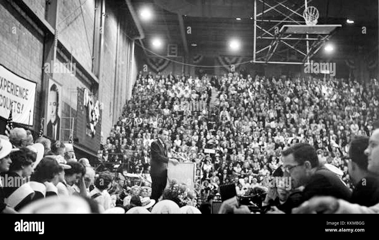 Una fotografia del 1960 di Richard Nixon al Muhlenberg College di Allentown, Pennsylvania, durante la sua campagna elettorale. Foto Stock