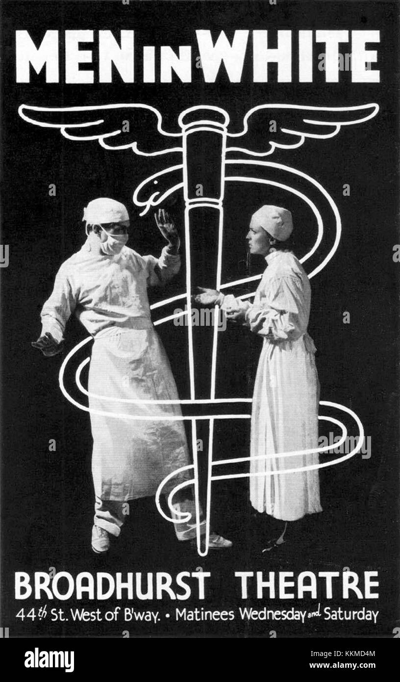 Il "Flyer uomo in bianco" si riferisce probabilmente a un'immagine o a materiale promozionale per un evento, una produzione o una campagna, eventualmente legati a un momento storico o a un evento culturale che coinvolge persone vestite di bianco. Foto Stock