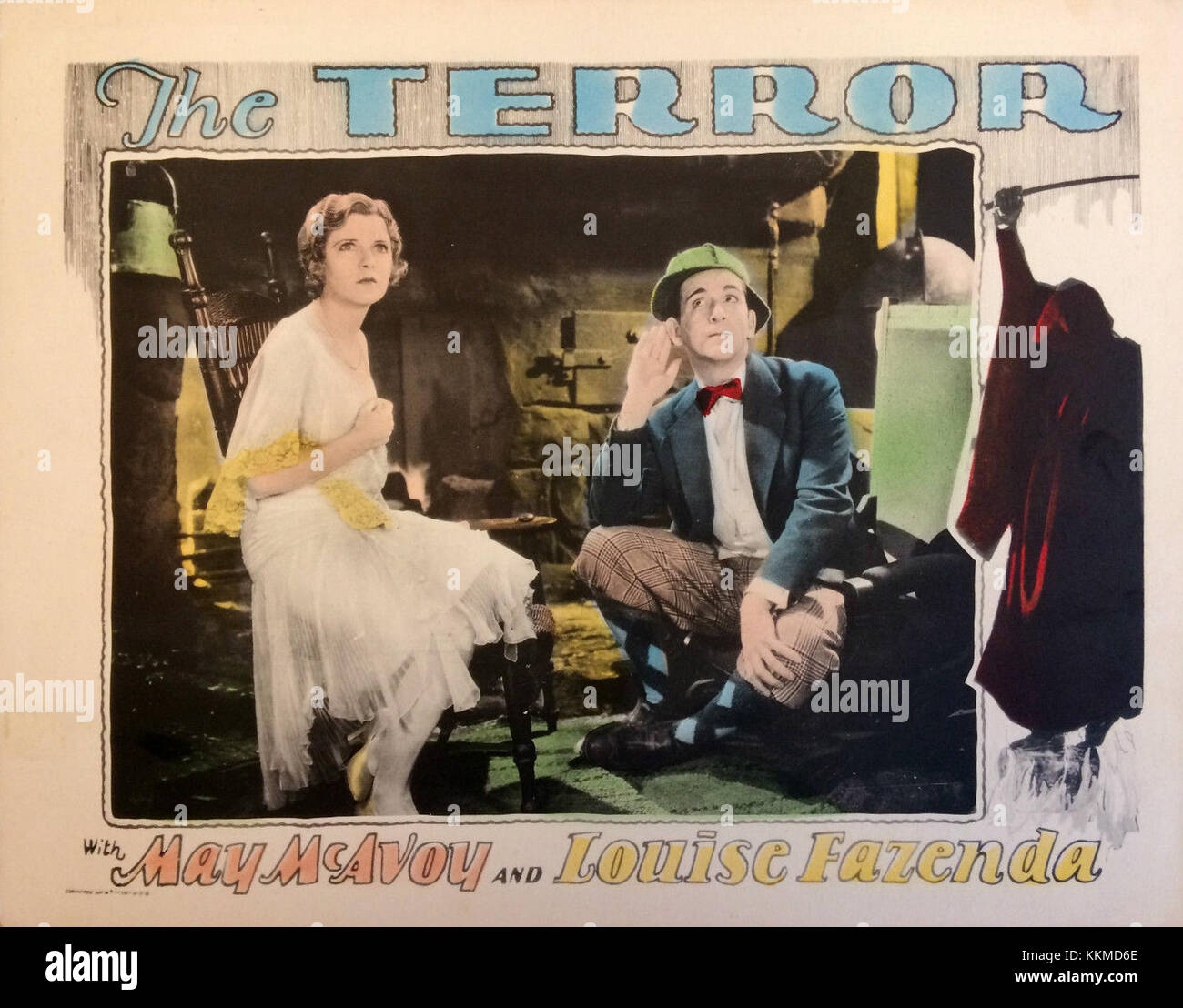 Questa lobby card del film del 1963 *Terror* evidenzia un momento chiave nel film horror. Caratterizzato da immagini drammatiche tipiche del cinema horror dei primi anni '60, mette in mostra l'intensa atmosfera e i personaggi del film. Foto Stock