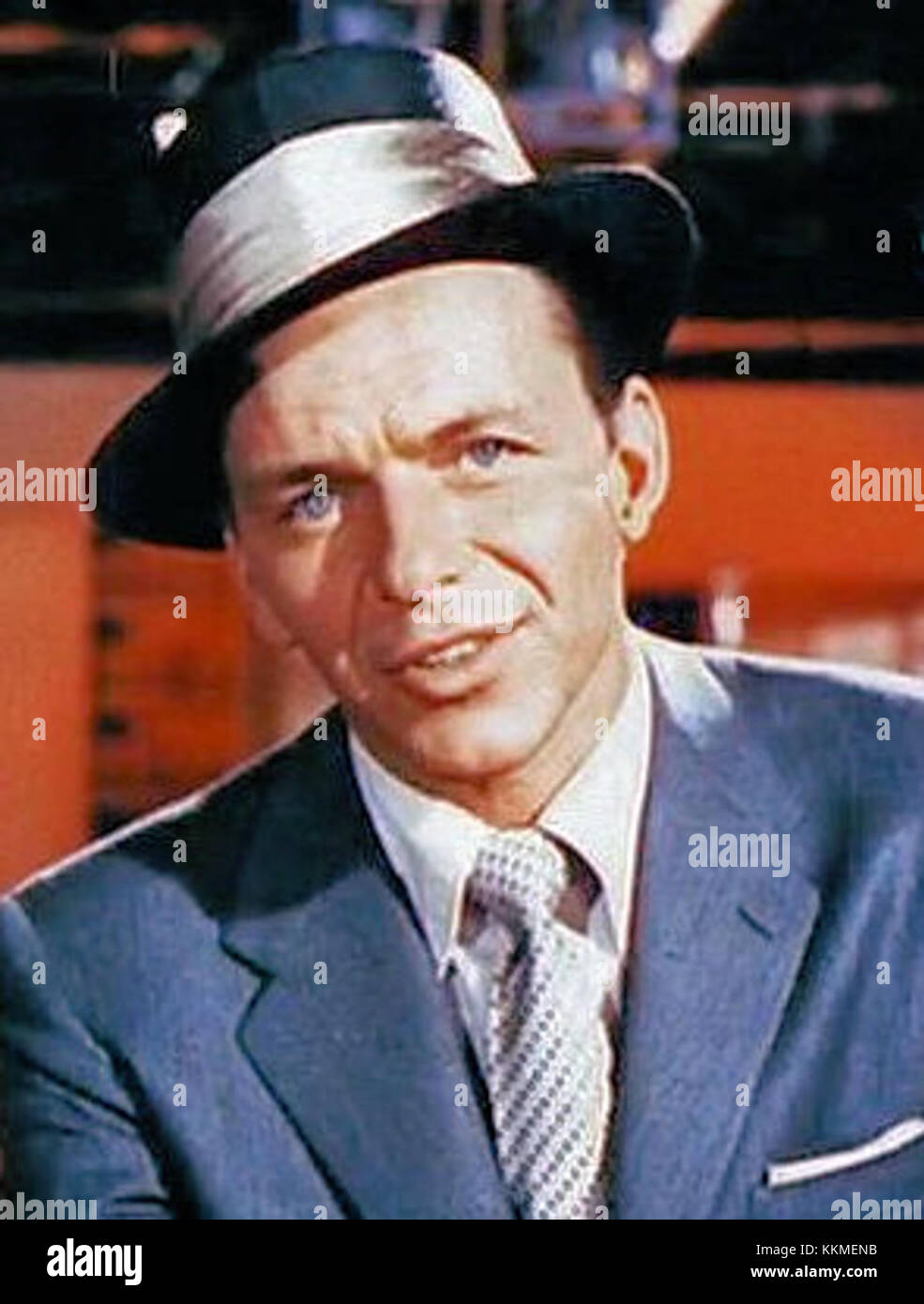 Questa immagine di Frank Sinatra del film *Pal Joey* mostra un momento chiave nel film, mostrando il ruolo iconico di actorâ. L'immagine è stata ritagliata e ritoccata per evidenziare la performance di Sinatra. Foto Stock