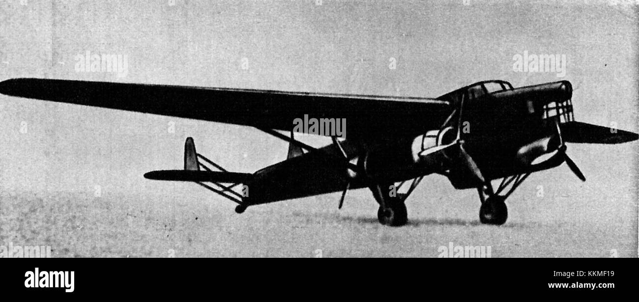 Il Farman F.223 è un aereo francese progettato per il trasporto passeggeri. Ha svolto un ruolo chiave nella storia dell'aviazione, mostrando i progressi nella progettazione dell'aviazione e nella tecnologia di volo passeggeri durante il suo periodo. Foto Stock