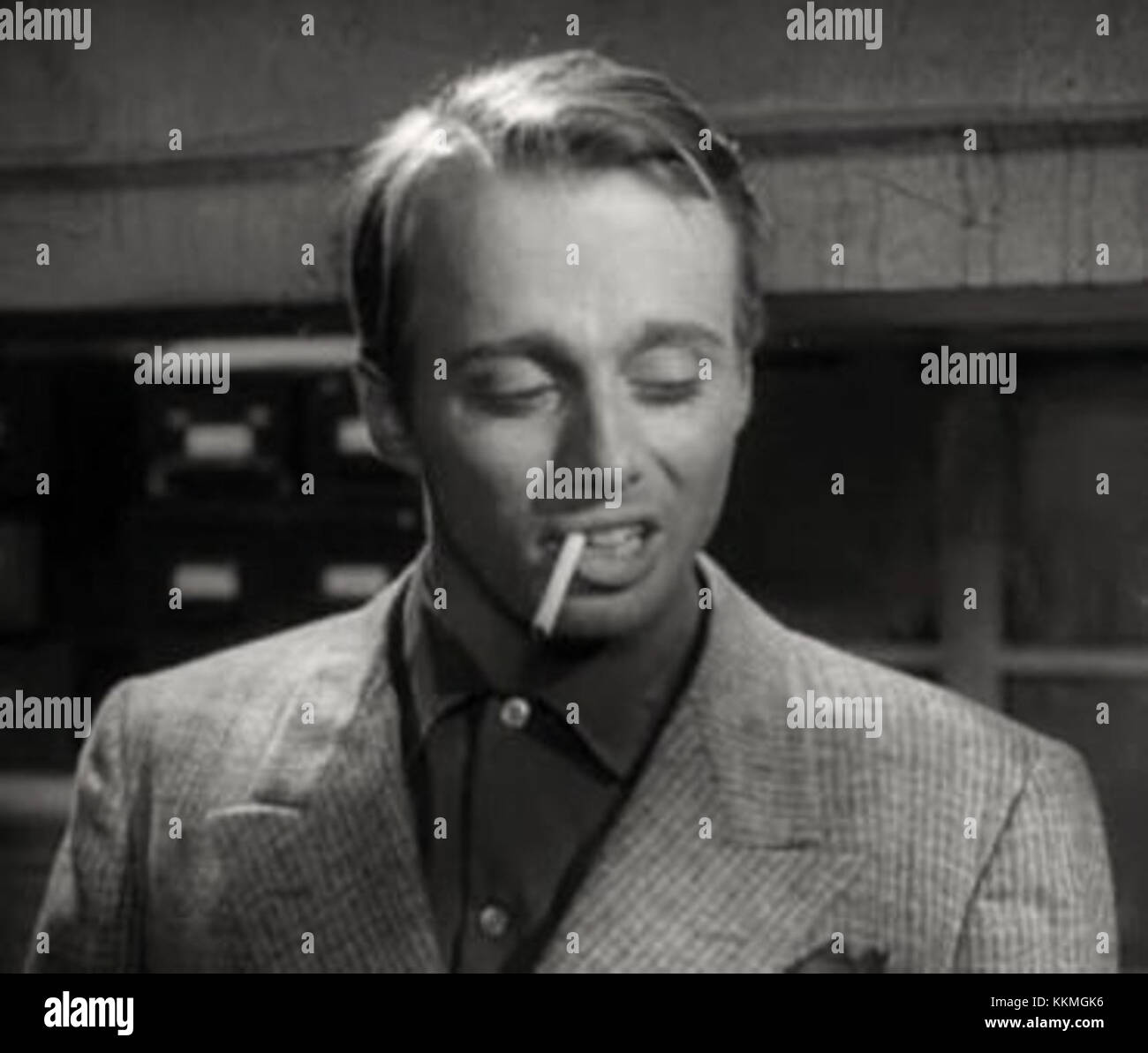 Un trailer con John Davis Chandler e il personaggio Mad Dog Colll. L'attenzione si concentra sulla rappresentazione dei personaggi chiave e dei loro ruoli all'interno della storia. Foto Stock