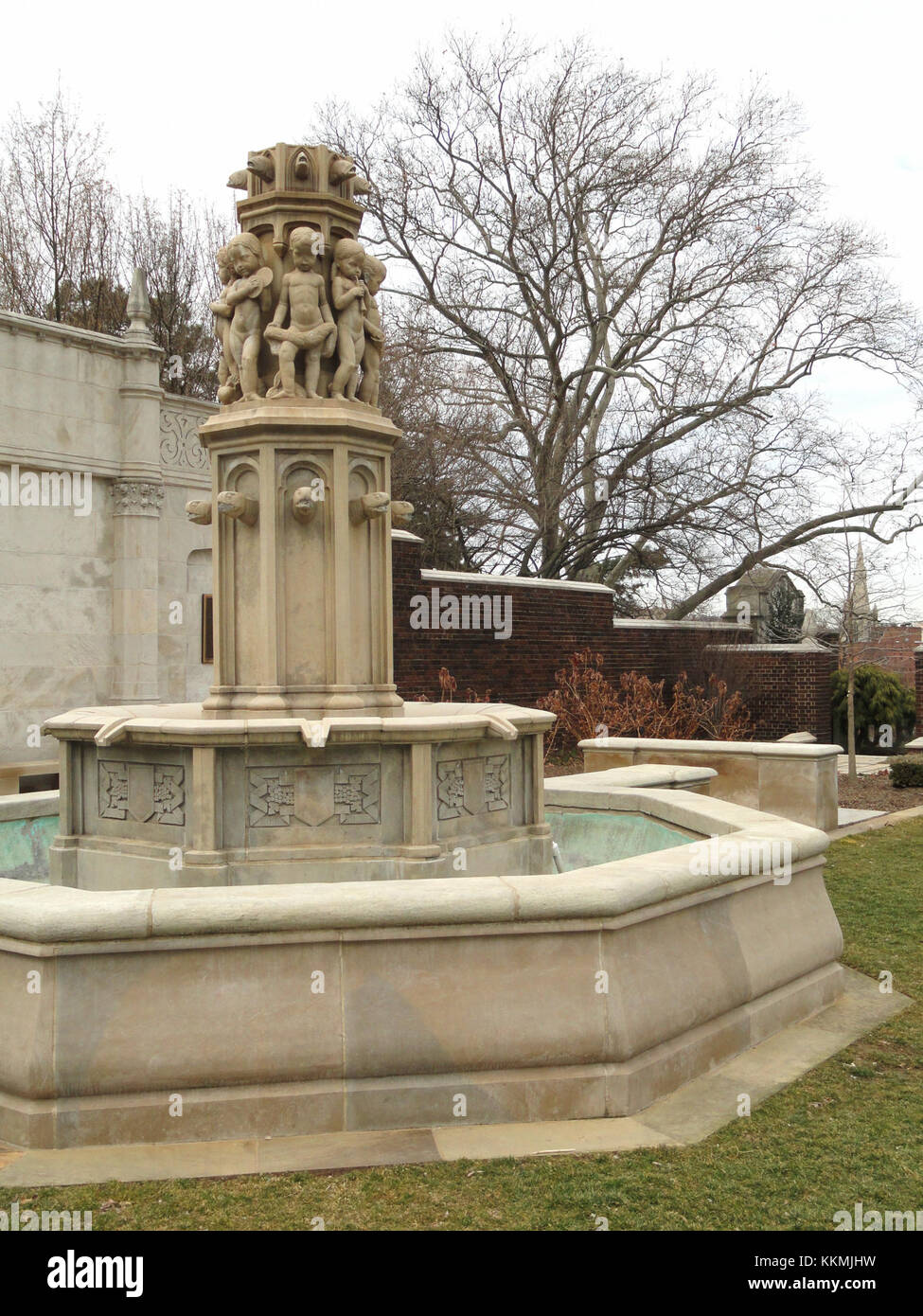 La fontana di Edmond Amateis a Mellon Park, Pittsburgh, rappresenta il suo lavoro nell'arte pubblica, contribuendo al fascino culturale ed estetico del parco. Foto Stock