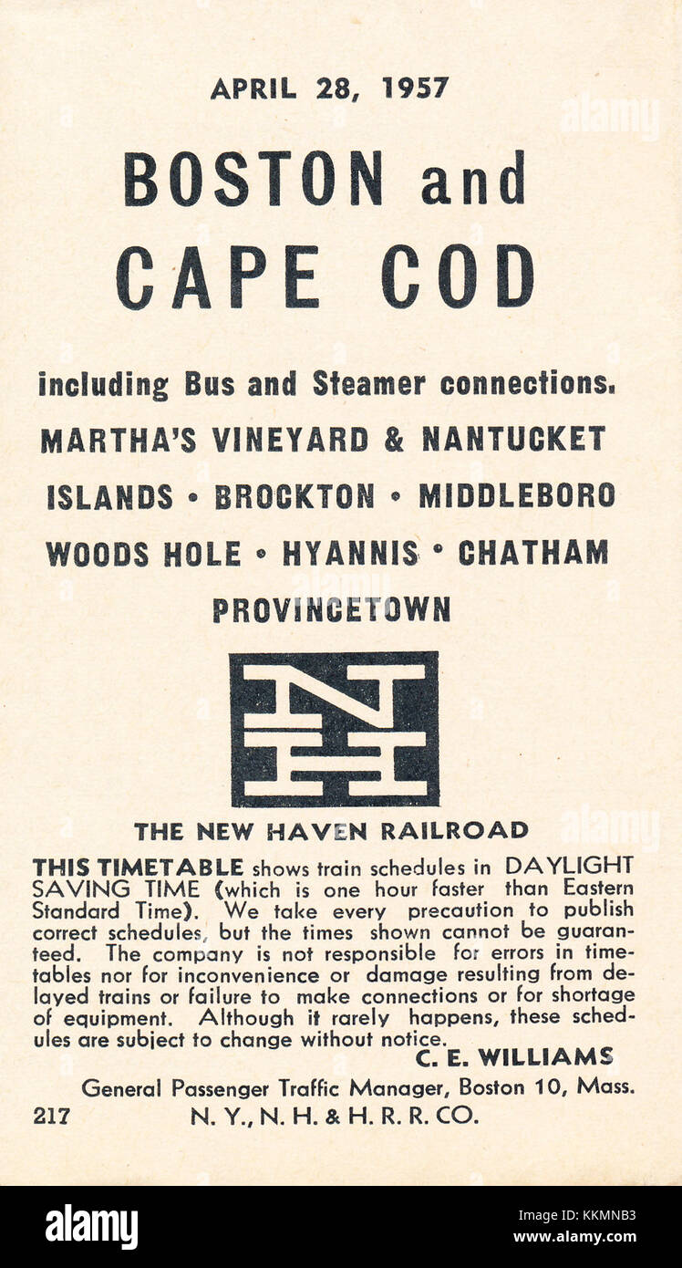 La copertina dell'orario della New Haven Railroad, datato 28 aprile 1957, mostra i dettagli degli orari dei treni per la regione. L'orario riflette i servizi di trasporto nel nord-est degli Stati Uniti a metà del XX secolo. Foto Stock